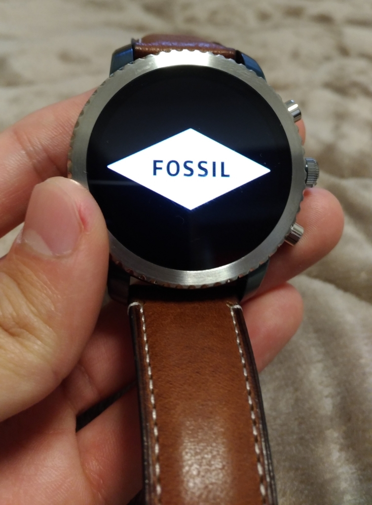 Fossilのスマートウォッチ、「Fossil Q EXPLORIST」購入・開封レビュー Fossilのスマートウォッチ、「Fossil Q EXPLORIST」購入・開封レビュー