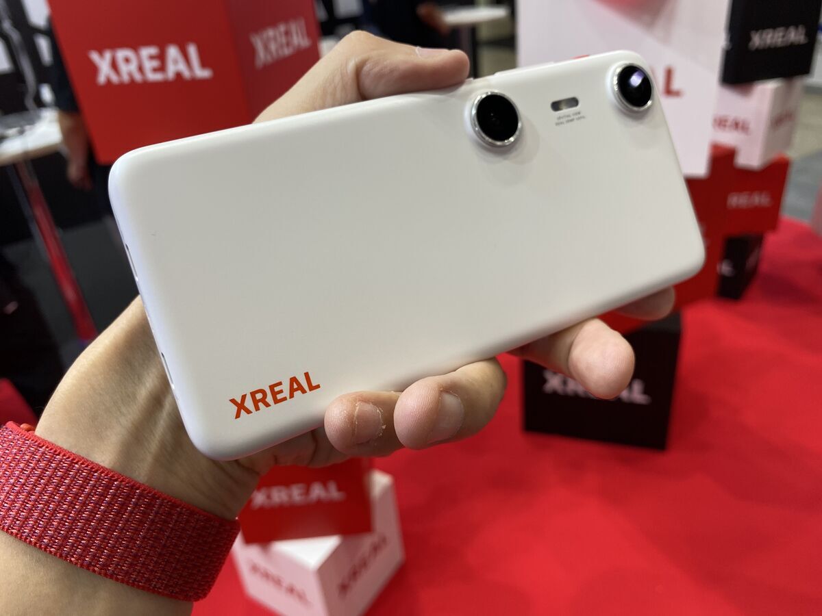 スマホのような空間コンピューティングデバイス「XREAL Beam Pro」XR