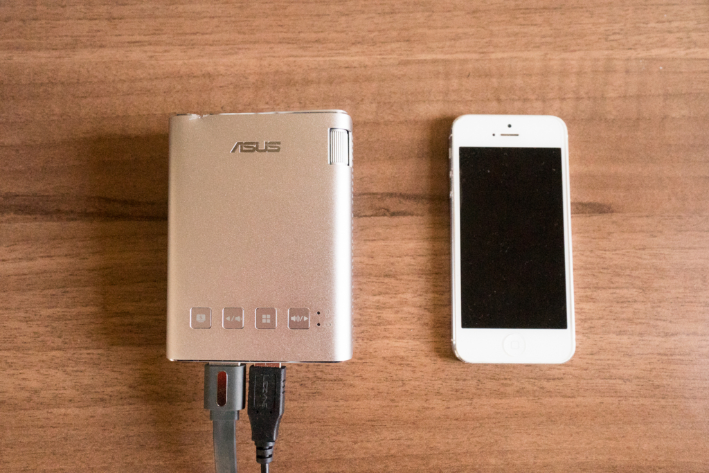 Asus Zenbeam E1でおうちシアター Nyme
