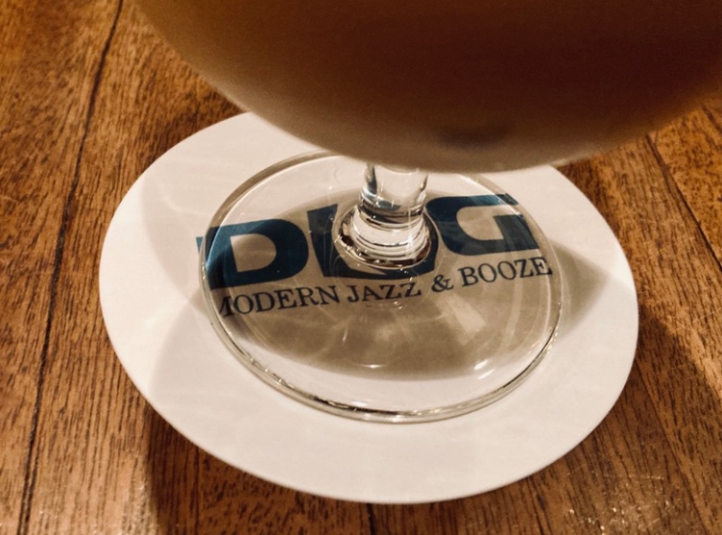 春樹な僕は新宿のジャズ喫茶・DUGに入った。 - この丸メガネは