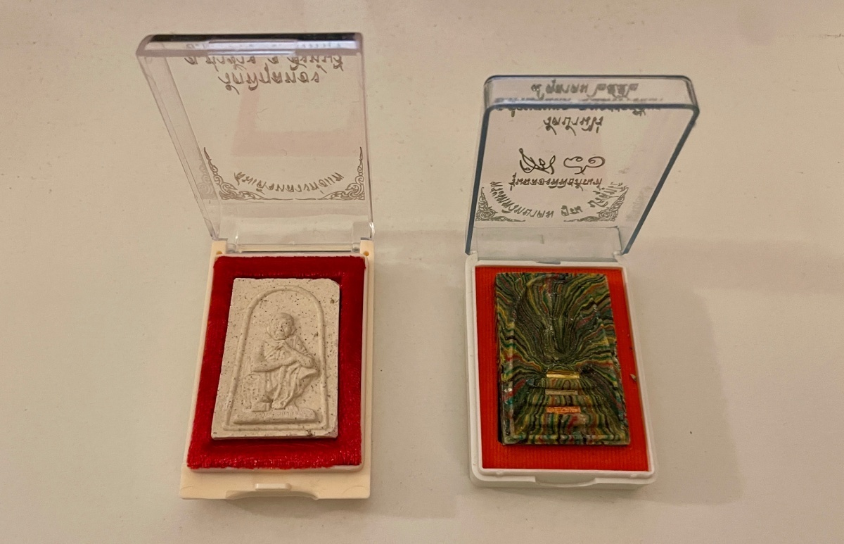 本場本物タイのお守りプラクルアンを授かった - この丸メガネは