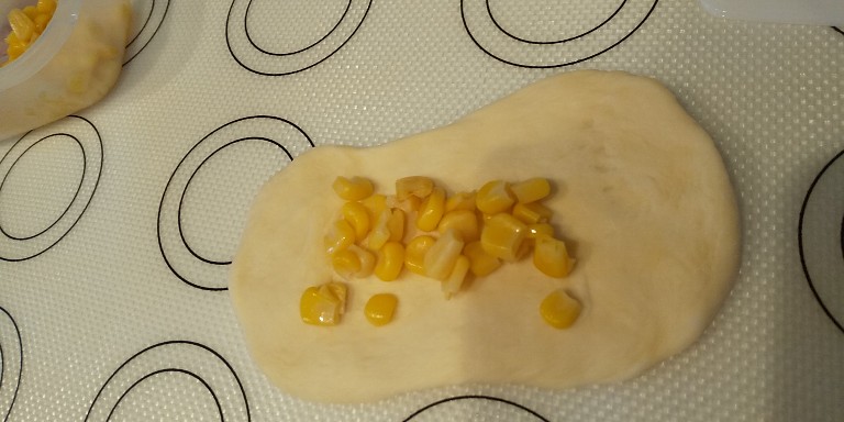 自家製酵母でロールパン＆コーンパン