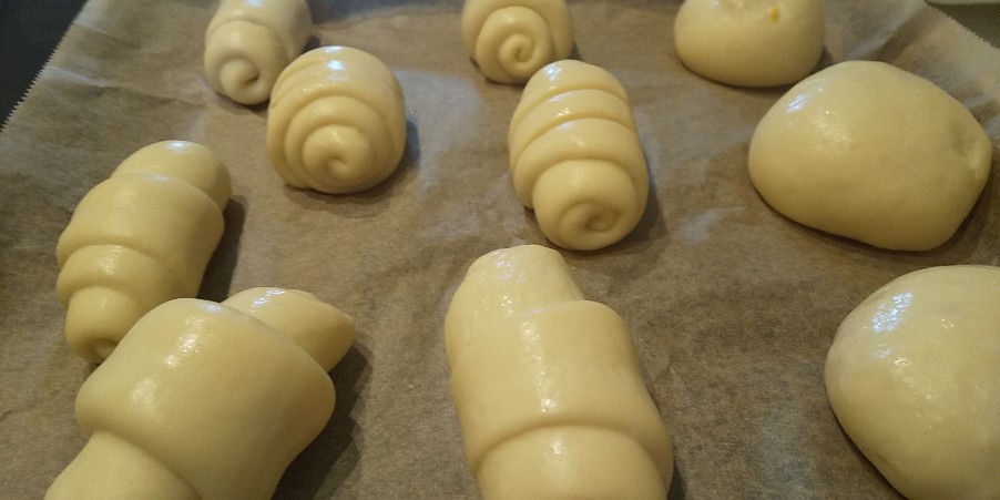 自家製酵母でロールパン＆コーンパン