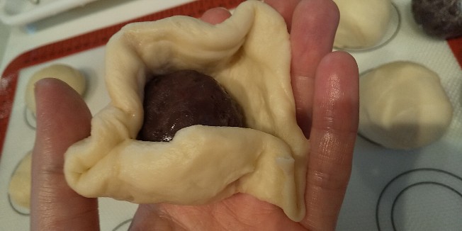 甘さ控えめ止まらない！手作りあんこで あんパン