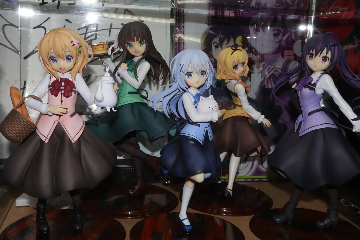 フィギュアレビュー ご注文はうさぎですか Plum プラム より販売された シャロ Cafe Style Limited Edition フィギュアレビュー ごちうさ フィギュアレビュー 駄菓子屋keiちゃんの実質3畳のフィギュア部屋 フィギュアレビュー 秋葉原観光