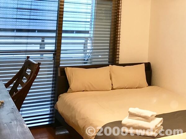 広めのワンルームマンション風の客室