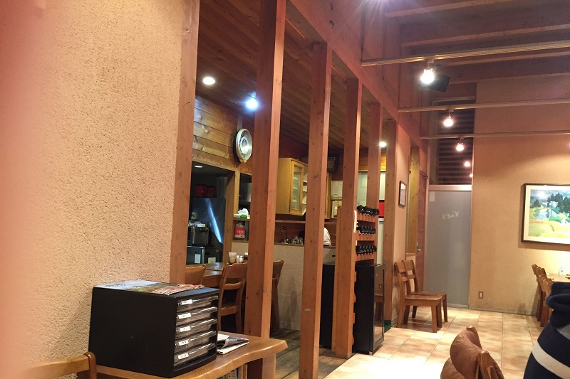 「どんぐり」店内