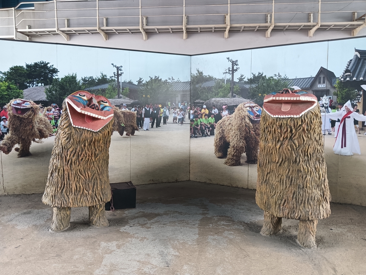 北朝鮮の避難民が作った村 アバイマウルを歩く(束草) - 世界の町で朝