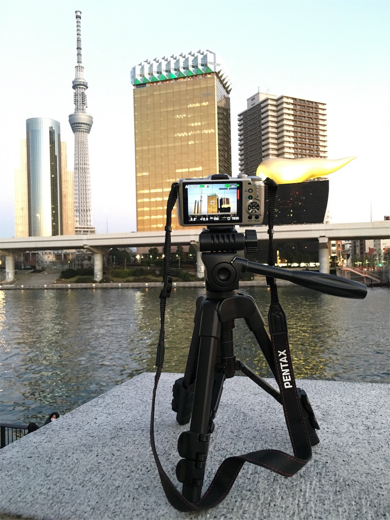 【内祝い】 PENTAX Q7 超小型ミラーレス一眼(ネイビー×ブラック 靴