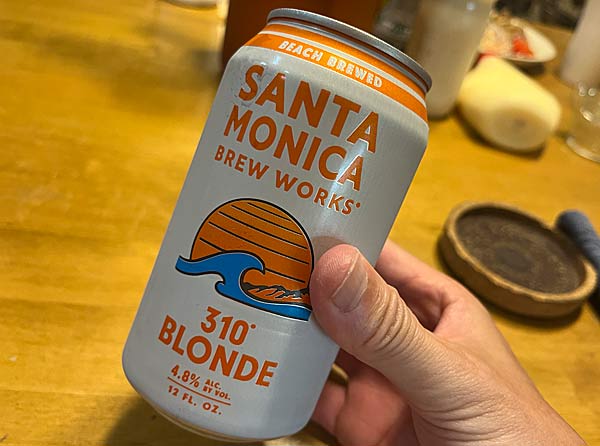 妹からのアメリカ土産は「Santa Monica Brew Works」の310 BLONDE ALE