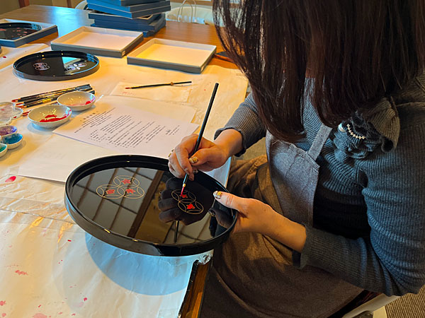 北陸グルメ旅行！⑦ 「漆器の能作」でかみさん初めての蒔絵体験