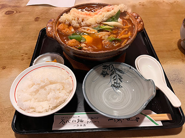 ミシュランも認めた人気「手打 まことや」の親子えびみそ煮込みうどん