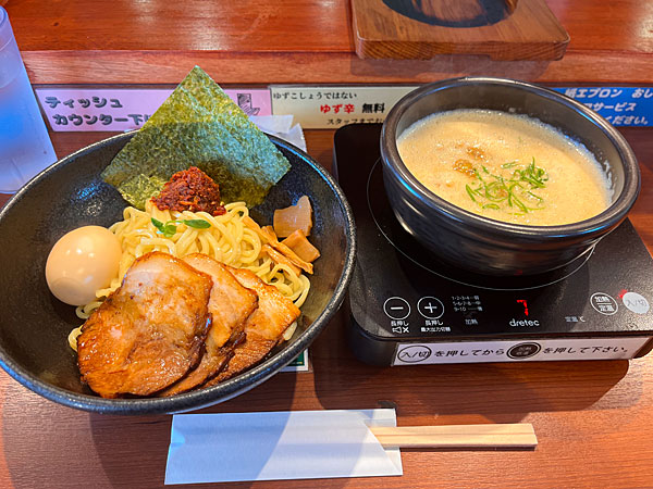江南発祥 行列のできるつけ麺専門店？ 「麺屋 赤橙」の特製えび辛