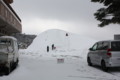 大山情報館横の雪の山