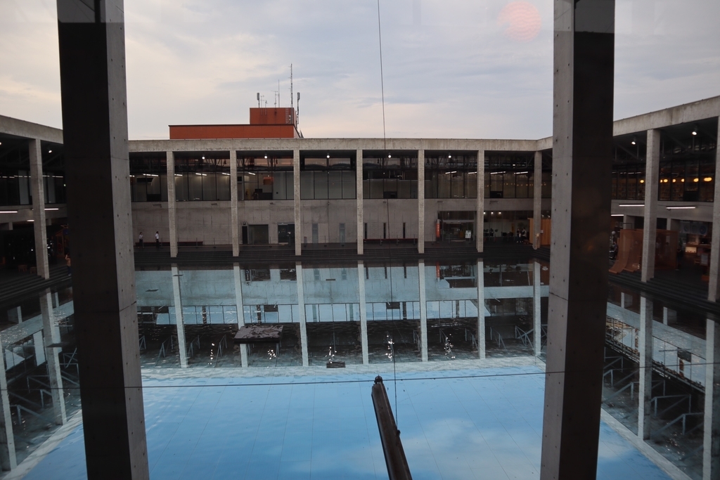f:id:damrosch:20180917232941j:plain f:id:damrosch:20180917232941j:plain
