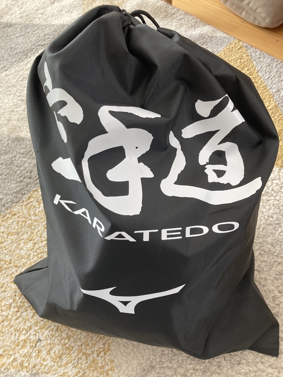 Mizuno 　空手　メンホー SS　収納袋付き 空手 メンホー ミズノ 袋付き Mizuno 空手 メンホー SS 防具 収納袋付き