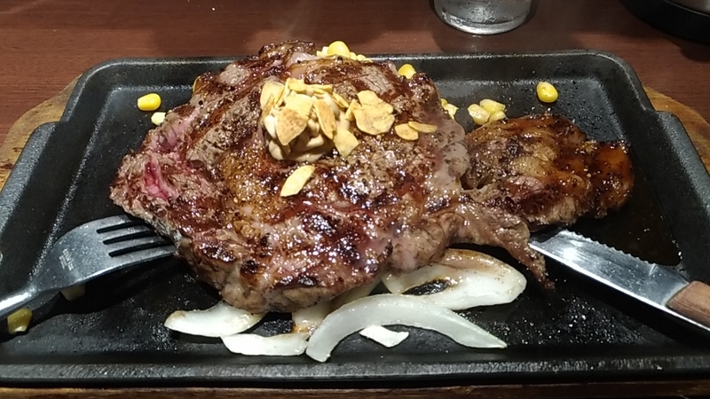 まだ切っていないリブロース