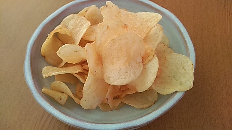 タレカツ味のポテチ