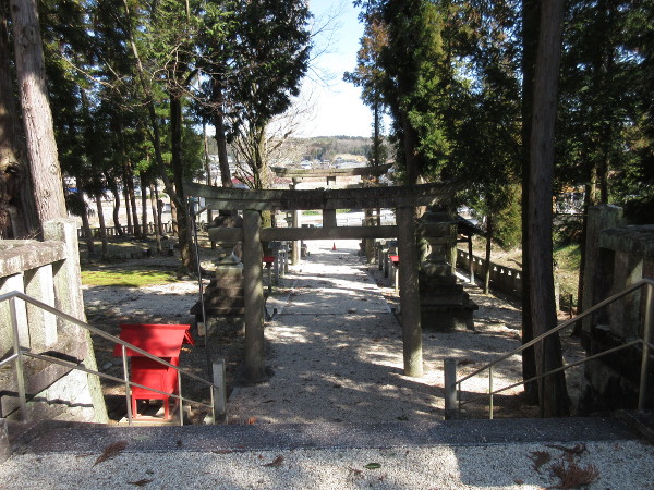 八剣神社(やつるぎじんじゃ)