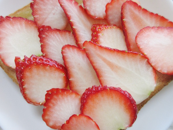 【苺の断面図】華かがり