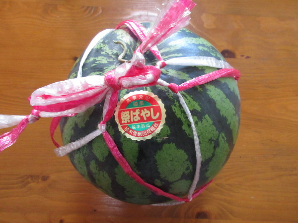 【スイカの断面図】祭ばやし