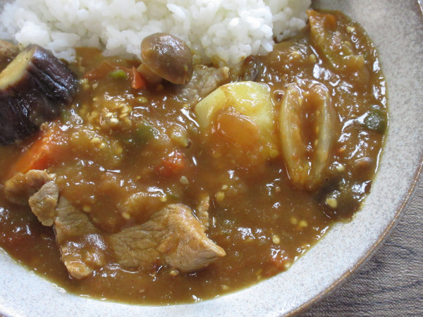 【トマトの断面図】桃太郎、で作った野菜カレー