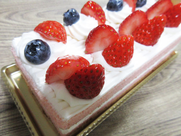 シャトレーゼ 苺食べ比べバトン