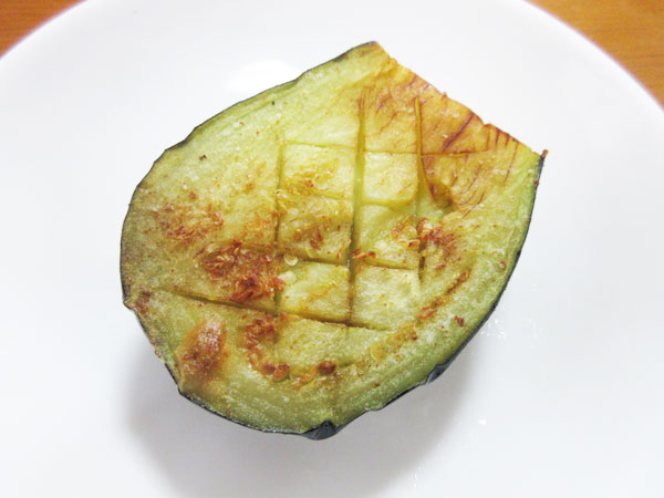 ナスについたカメムシを駆除した話