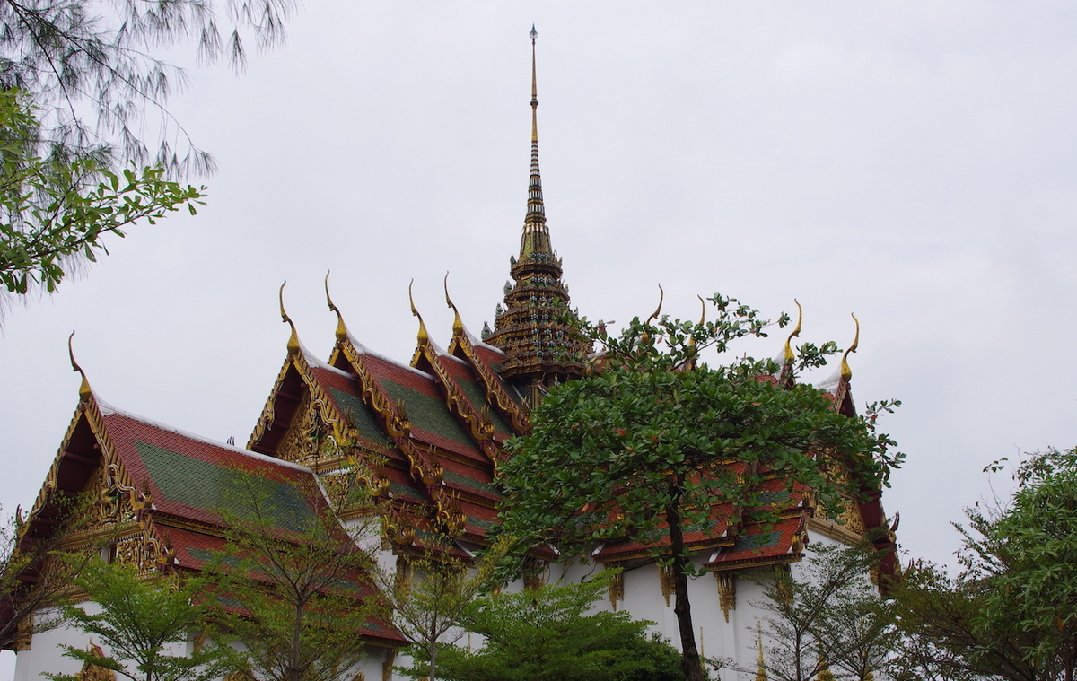 タイのお寺は日本のお寺とはずいぶん違う