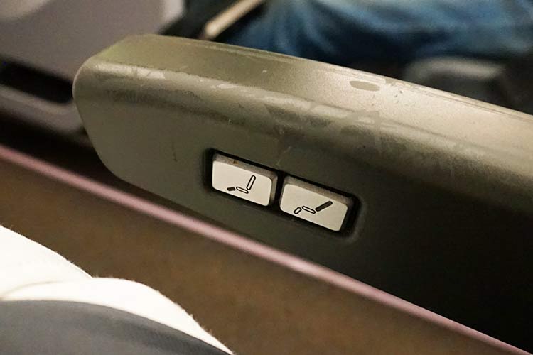 シンガポール航空　A350  シートボタン