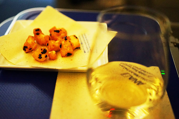 ANA ビジネスクラス　機内食　ワイン