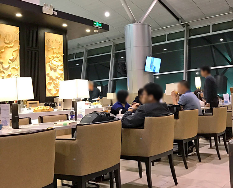 ベトナム航空　ホーチミン　ラウンジ