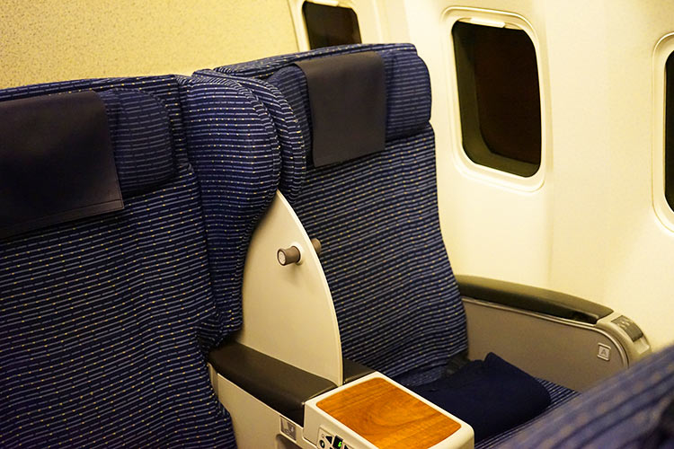 ANA プレミアムクラス　シート