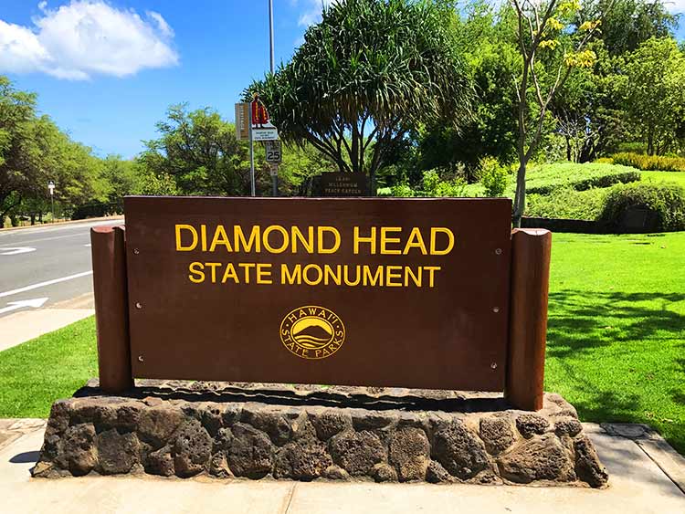 ダイヤモンドヘッドモニュメント