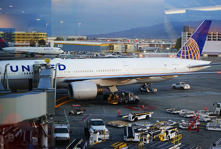 UA777-200