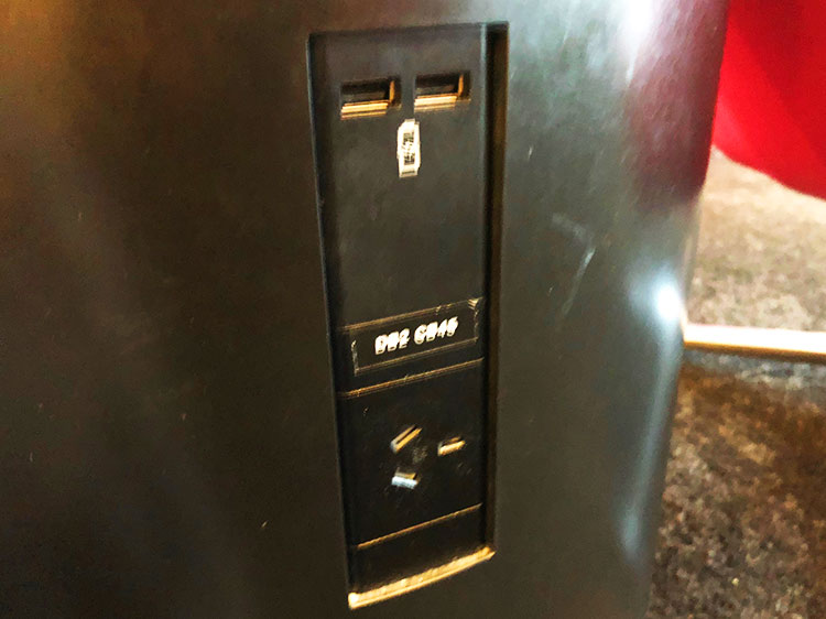 電源