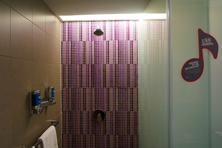 シャワーブース