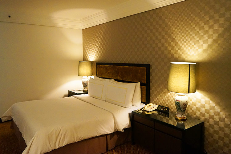 ミレニアムホテルKL　ベッド