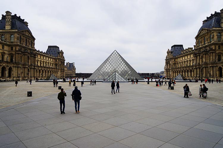 ルーブル美術館