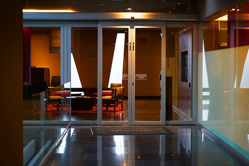 アクセスゲート