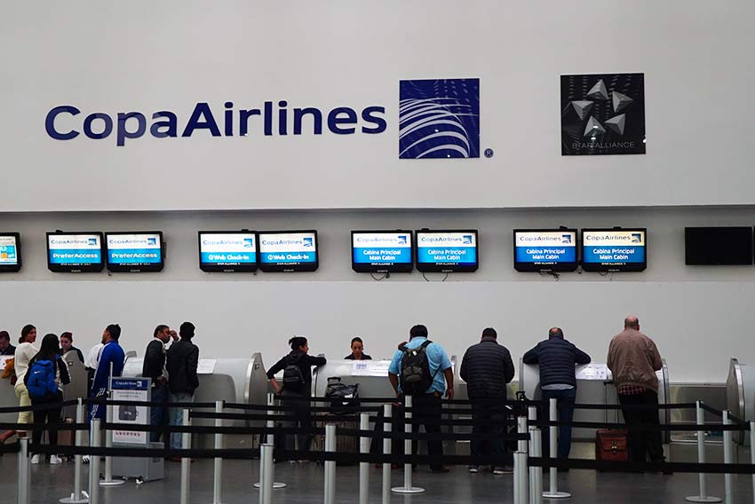 ごパ航空チェックインカウンター ごパ航空チェックインカウンター