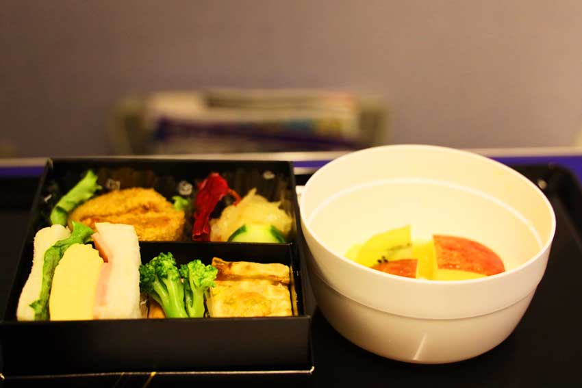 プレミアムクラス食事