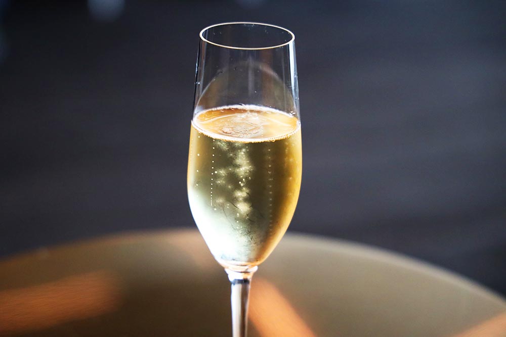 朝シャンパン