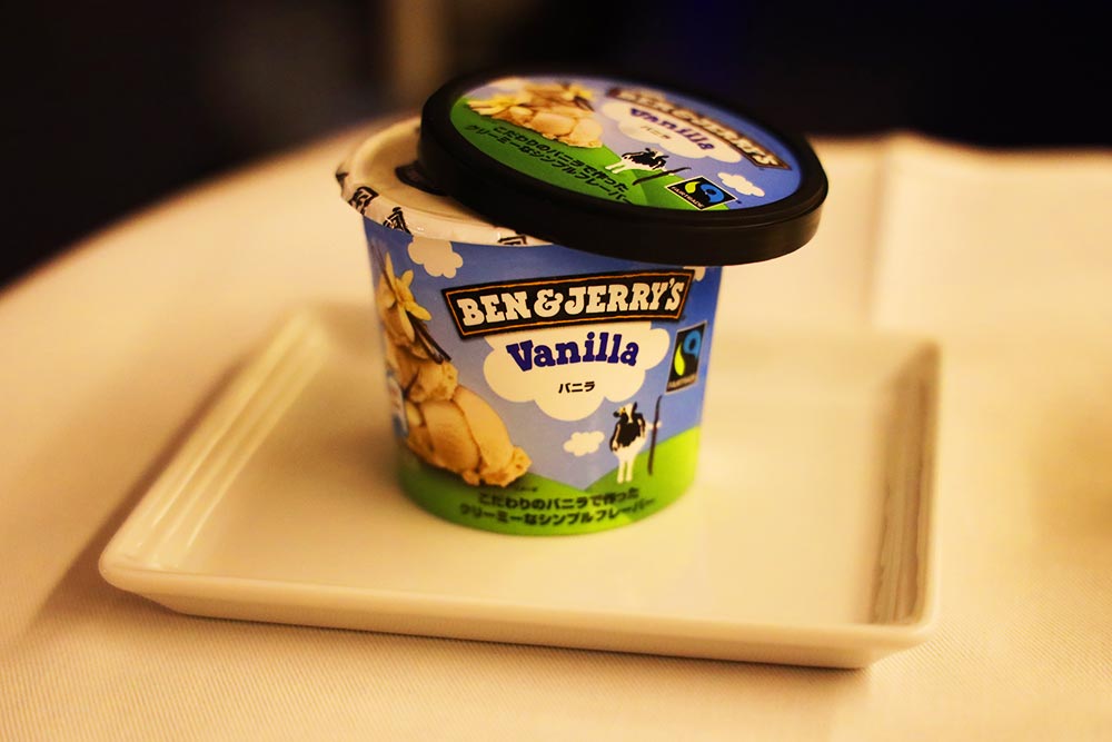 ANAビジネスクラス　アイスクリーム