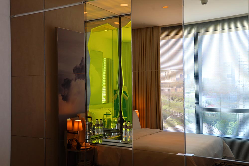 JW MARRIOTT HOTEL SINGAPORE SOUTH BEACH　室内ミラー