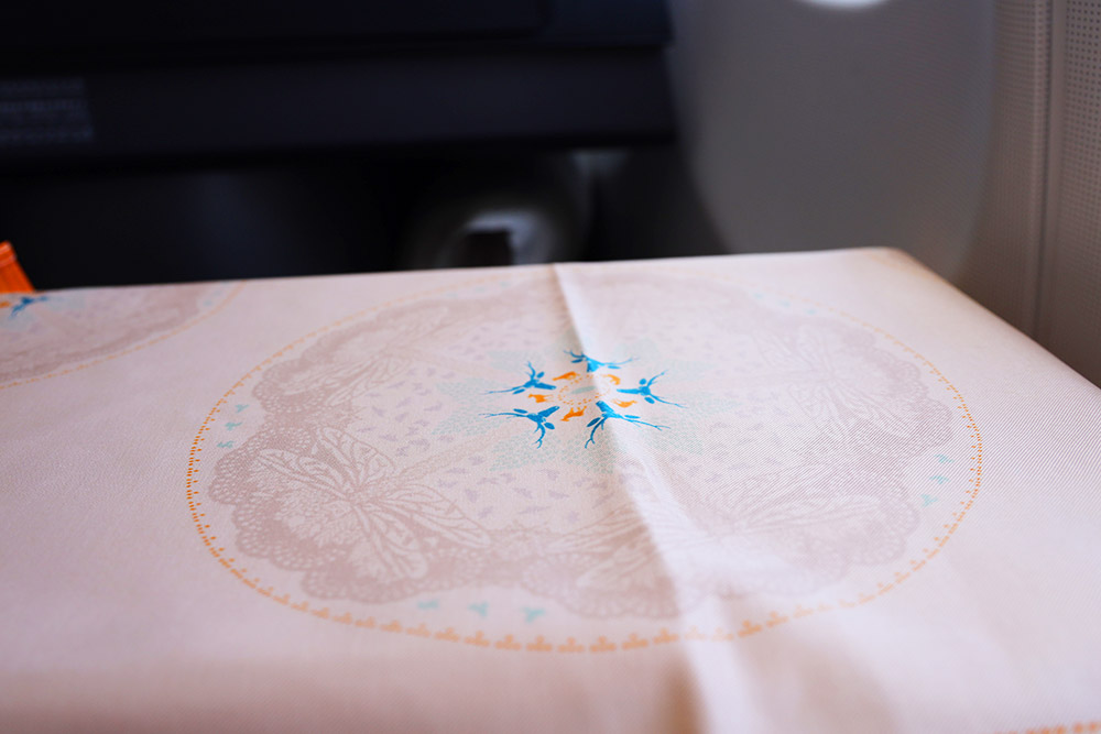 エバー航空ビジネスクラス　テーブルクロス