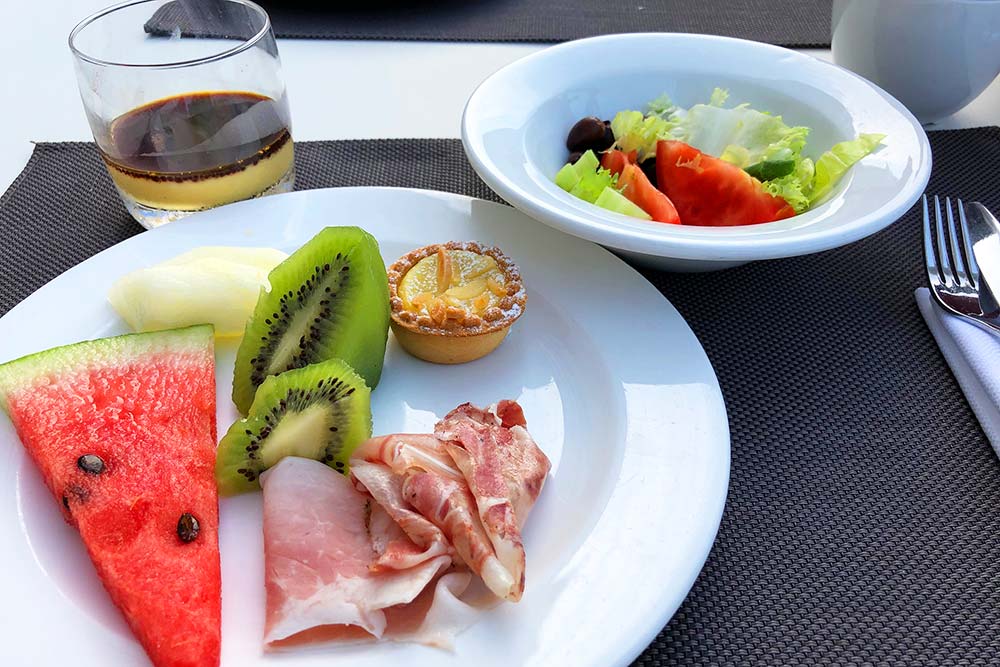 朝食