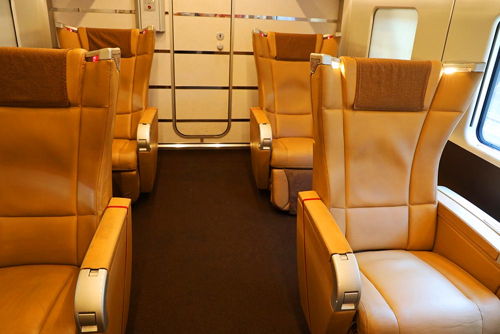 イタリア高速列車 ファーストクラス比較 フレッチャロッサ対イタロ 弾丸トラベルは怖くない