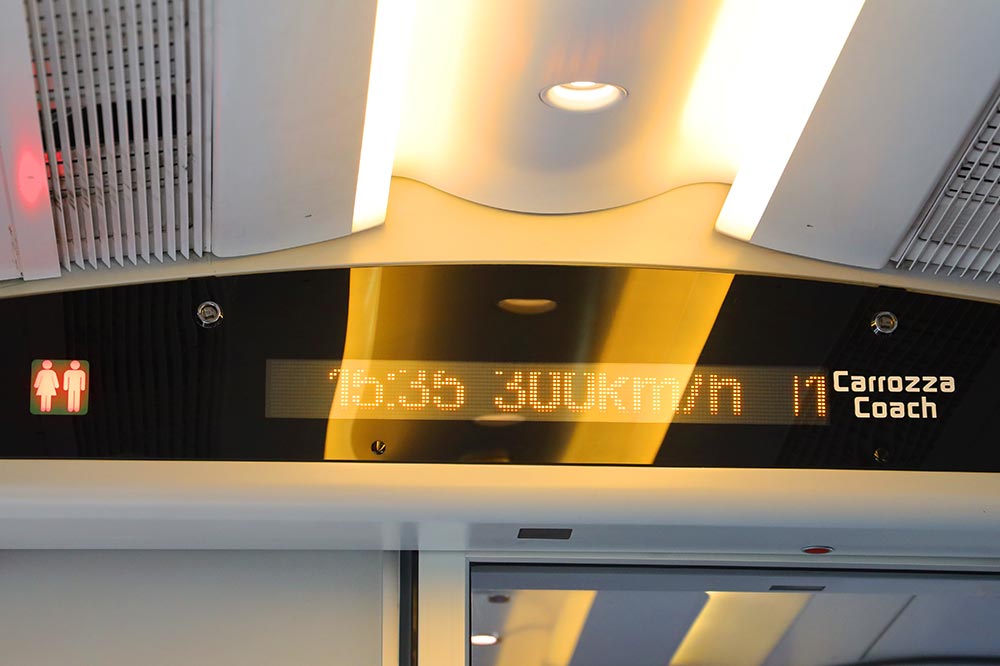 時速300km