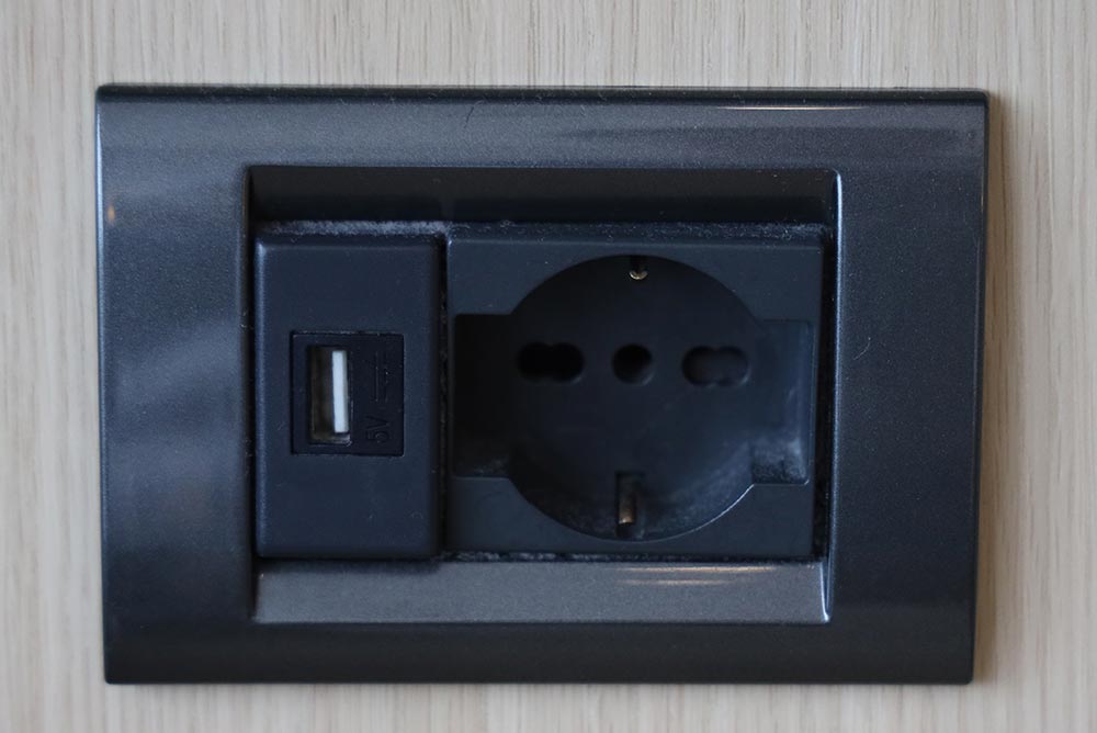 コンセント コンセント